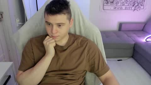 Max online show from February 17, 6:54 am