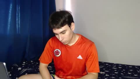 Snapshot of max_snow1616 chatting on October 10, 2:49 pm max_snow1616 online show from October 10, 2:49 pm