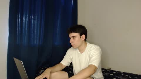 Snapshot of max_snow1616 chatting on October 12, 7:24 pm max_snow1616 online show from October 12, 7:24 pm