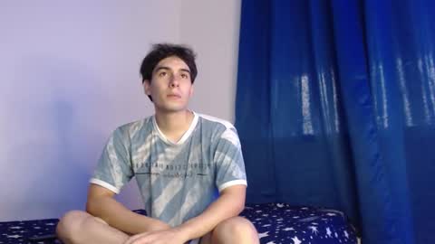 Snapshot of max_snow1616 chatting on November 12, 7:03 pm max_snow1616 online show from November 12, 7:03 pm