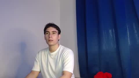 Snapshot of max_snow1616 chatting on December 1, 5:51 pm max_snow1616 online show from December 1, 5:51 pm