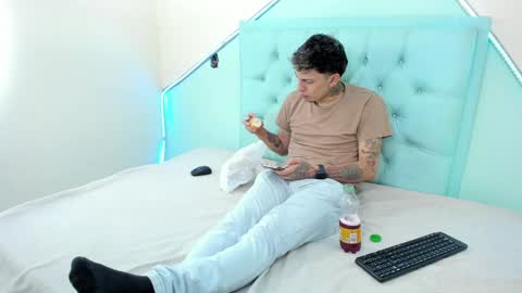 max_sstteel online show from April 9, 1:16 pm