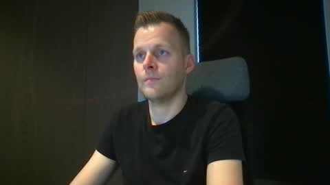 Max take off clothes online show from January 23, 8:04 am