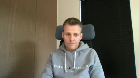 Max take off clothes online show from January 27, 1:41 pm