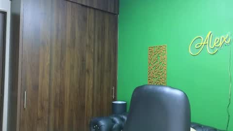 Max Taylor online show from December 2, 10:56 pm