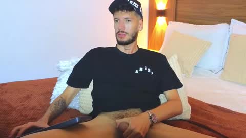 Max Taylor online show from December 21, 9:16 am