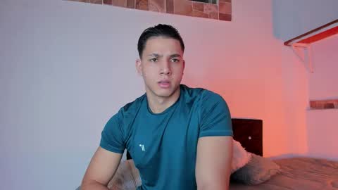 Snapshot of max_valiant chatting on September 24, 6:22 pm max online show from September 24, 6:22 pm