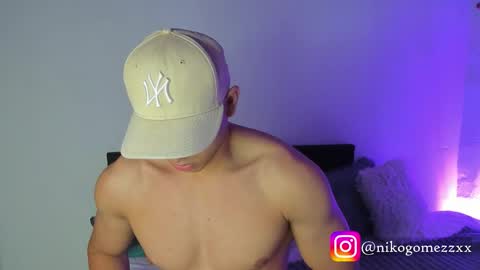 Snapshot of max_valiant chatting on October 12, 8:46 am max online show from October 12, 8:46 am