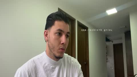max_valiant1 online show from May 7, 11:26 am