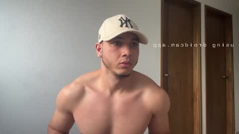 max_valiant1 online show from May 12, 11:40 am