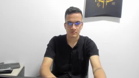 max_vellon1 online show from May 1, 3:55 am