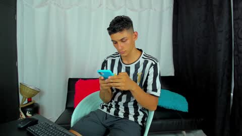 MAX     online show from January 21, 3:43 pm