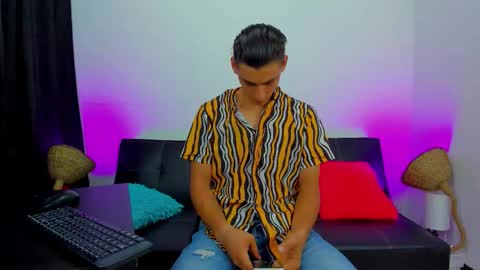 MAX     online show from September 25, 6:11 pm