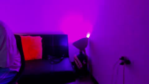 MAX     online show from December 17, 7:09 pm