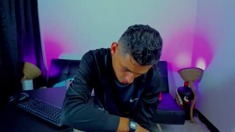 MAX     online show from January 16, 11:31 pm