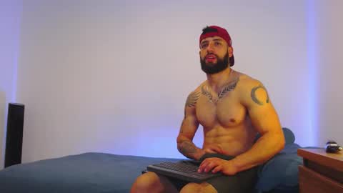 Snapshot of max_xl_ chatting on February 3, 4:45 pm max_xl_ online show from February 3, 4:45 pm