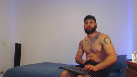 Snapshot of max_xl_ chatting on February 10, 12:48 am max_xl_ online show from February 10, 12:48 am