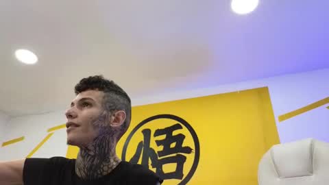 Snapshot of maxandalyn_ chatting on January 5, 1:35 am Max Dalyn online show from January 5, 1:35 am