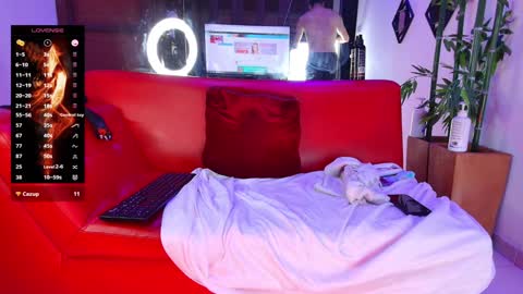 Snapshot of maxbenetti chatting on December 12, 12:59 am Maximiliano online show from December 12, 12:59 am