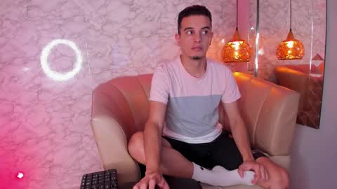 Snapshot of maxbenetti chatting on October 3, 9:45 pm Maximiliano online show from October 3, 9:45 pm