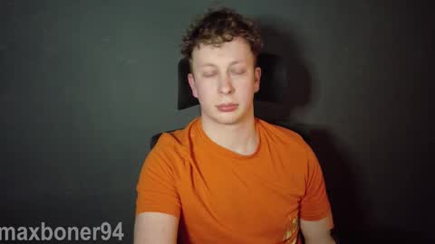 maxboner94 online show from March 3, 7:20 pm