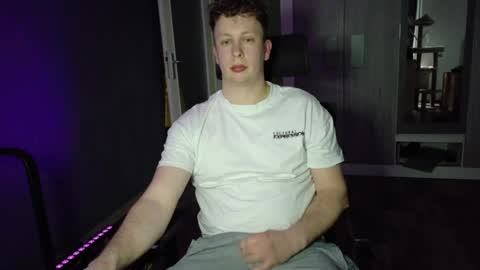 maxboner94 online show from April 13, 5:07 pm