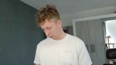 maxboner94 online show from April 21, 11:05 am