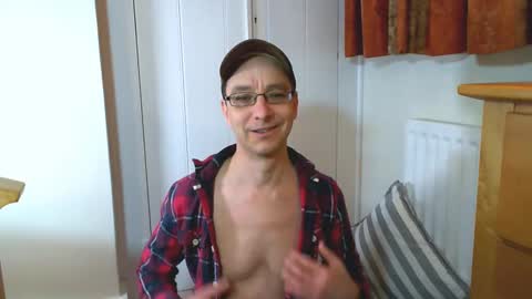 Max Davies online show from February 3, 11:42 am