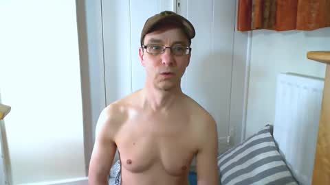 Max Davies online show from March 14, 6:46 pm