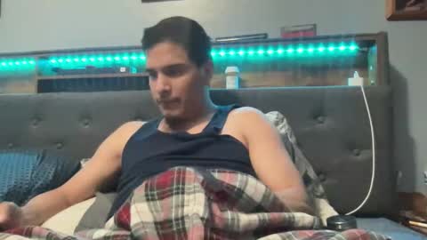 Snapshot of maxfreaky407284 chatting on April 21, 5:36 am perezcouple online show from April 21, 5:36 am