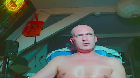 maxhardcore77 online show from November 7, 12:32 am