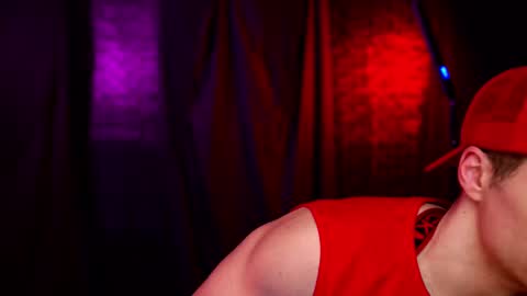 Snapshot of maxhughes chatting on November 1, 1:40 am Max Hughes online show from November 1, 1:40 am