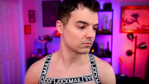 Snapshot of maxhughes chatting on November 8, 4:23 am Max Hughes online show from November 8, 4:23 am