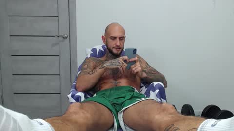 Snapshot of maxi_foxxx chatting on October 11, 9:19 am Maximus Fox online show from October 11, 9:19 am