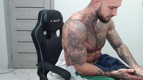 Snapshot of maxi_foxxx chatting on November 24, 10:59 am Maximus Fox online show from November 24, 10:59 am