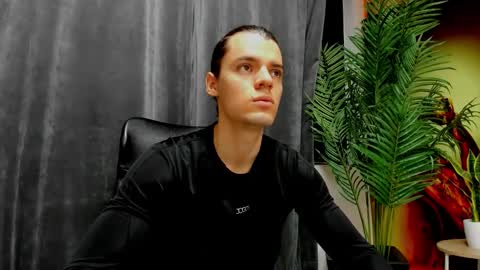 Snapshot of maxi_styles chatting on March 10, 11:37 am Alex online show from March 10, 11:37 am