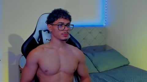 Snapshot of maxiimus__ chatting on September 24, 1:31 am Maximus online show from September 24, 1:31 am