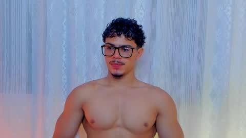Snapshot of maxiimus__ chatting on September 26, 12:14 am Maximus online show from September 26, 12:14 am