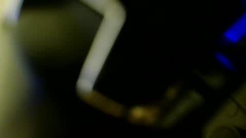 Max online show from April 25, 7:33 pm