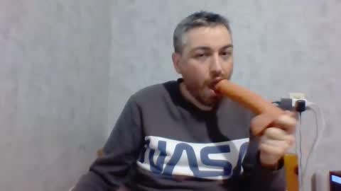 Snapshot of maximefrxx chatting on February 5, 8:46 pm Maxime online show from February 5, 8:46 pm