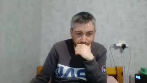 Snapshot of maximefrxx chatting on March 1, 9:37 pm Maxime online show from March 1, 9:37 pm