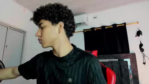 Maximiliano online show from November 30, 7:51 pm