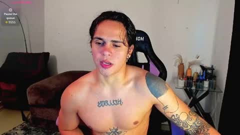 maximiliano_scoott_ online show from April 3, 10:52 pm