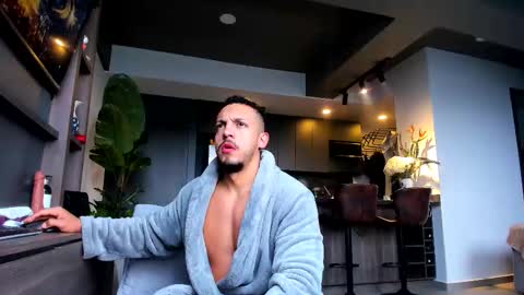 maximo_and_marcelo online show from March 26, 12:00 pm