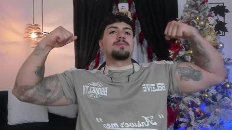 Snapshot of maximo_rodriguez chatting on December 6, 9:10 am Maximo online show from December 6, 9:10 am