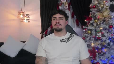 Snapshot of maximo_rodriguez chatting on December 21, 4:19 am Maximo online show from December 21, 4:19 am