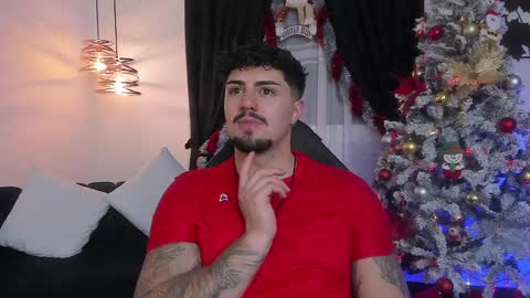 Snapshot of maximo_rodriguez chatting on December 23, 5:17 am Maximo online show from December 23, 5:17 am