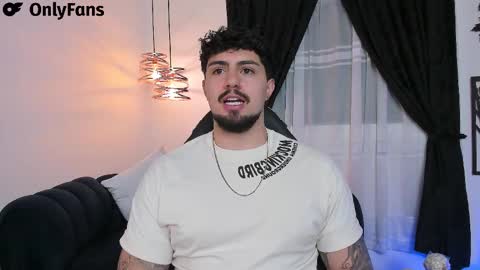 Snapshot of maximo_rodriguez chatting on February 23, 5:56 am Maximo online show from February 23, 5:56 am