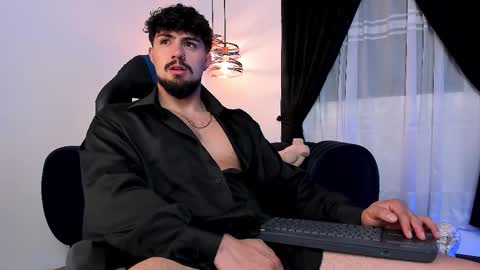 Snapshot of maximo_rodriguez chatting on September 12, 5:18 am Maximo online show from September 12, 5:18 am