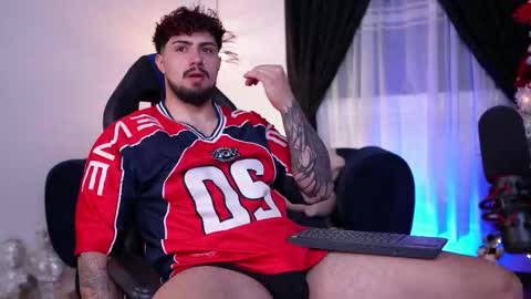 Snapshot of maximo_rodriguez chatting on December 21, 4:52 am Maximo online show from December 21, 4:52 am